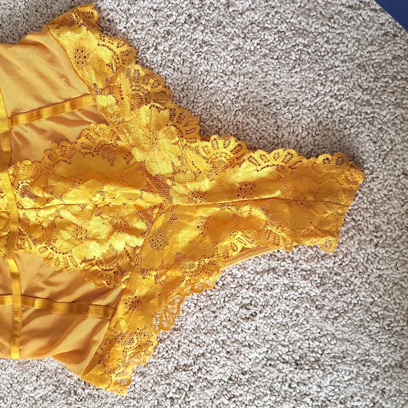 Goldenrod mesh lace bodysuit- never worn - size M/L - Picture 3 of 10